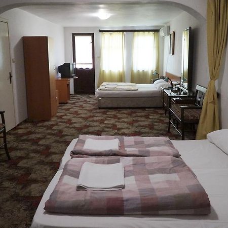 Guestrooms Ross فيليكو ترنوفو المظهر الخارجي الصورة
